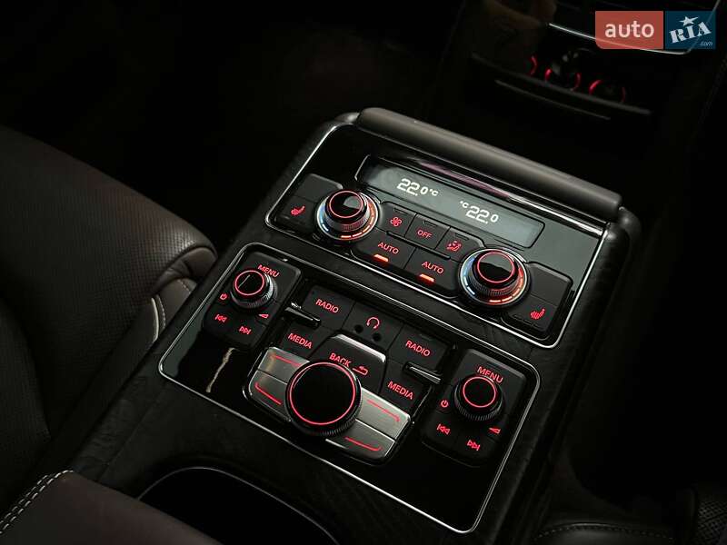 Седан Audi A8 2012 в Киеве