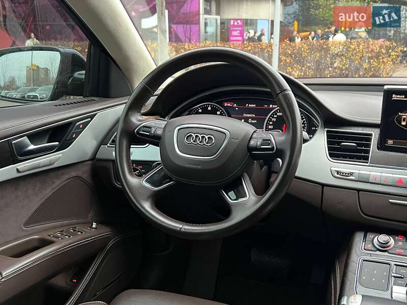 Седан Audi A8 2012 в Киеве