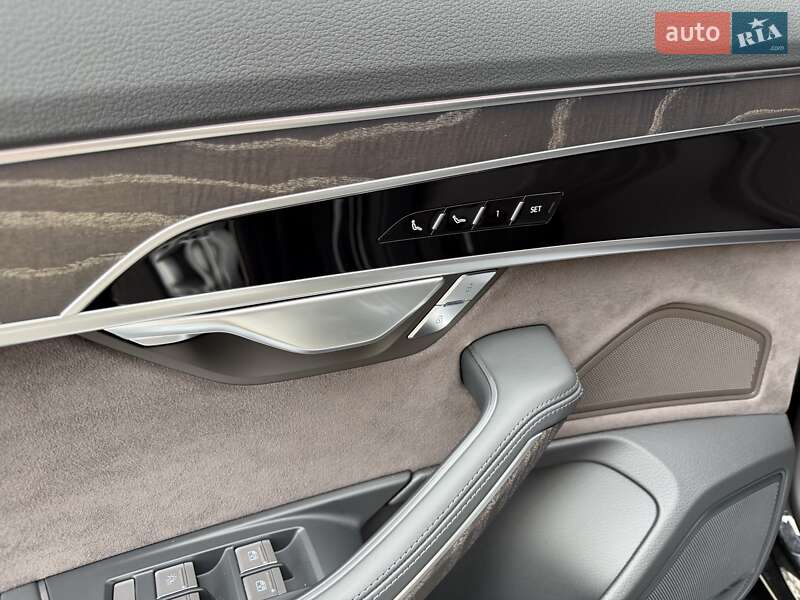 Седан Audi A8 2022 в Києві