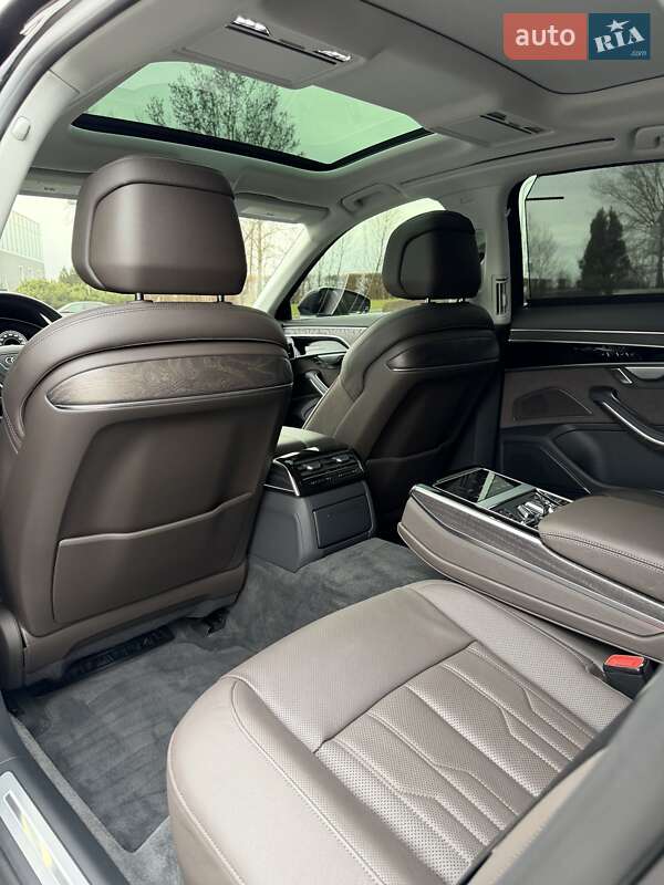 Седан Audi A8 2022 в Києві