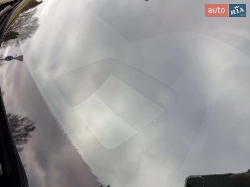 Седан Audi A8 2022 в Києві