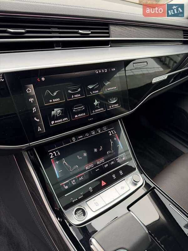 Седан Audi A8 2022 в Києві