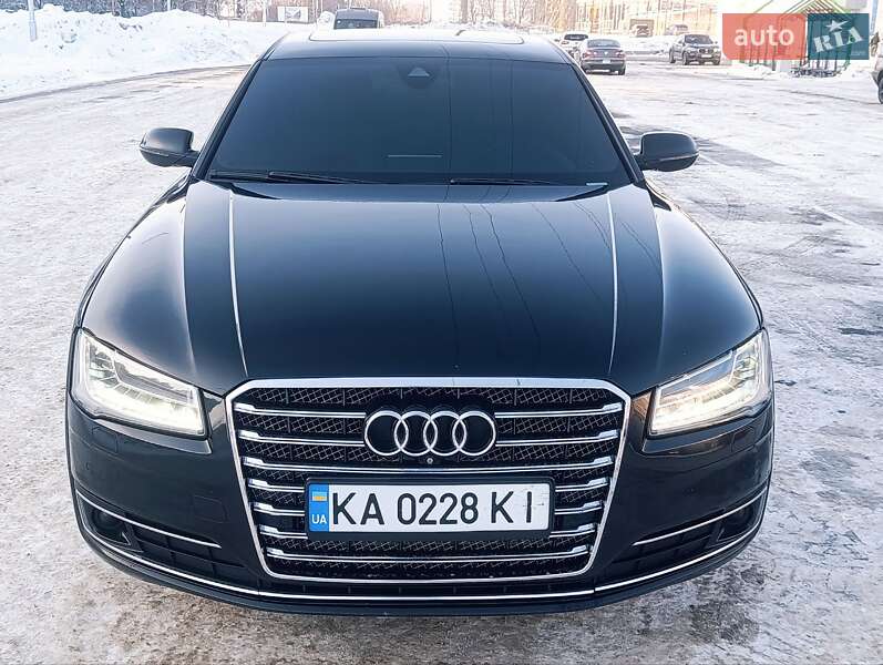 Седан Audi A8 2015 в Чернигове