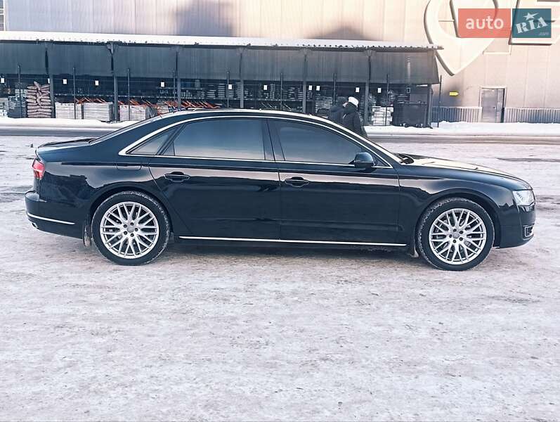 Седан Audi A8 2015 в Чернигове