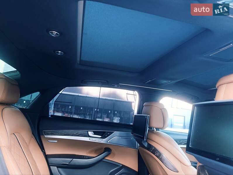 Седан Audi A8 2015 в Чернигове