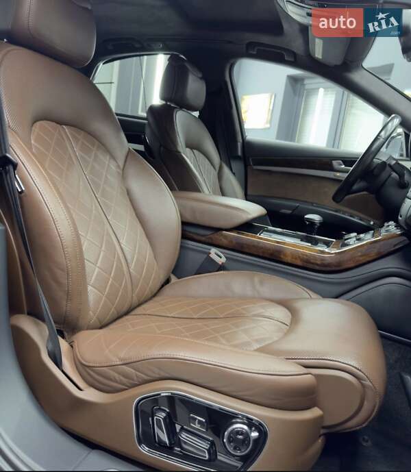 Седан Audi A8 2012 в Коломые