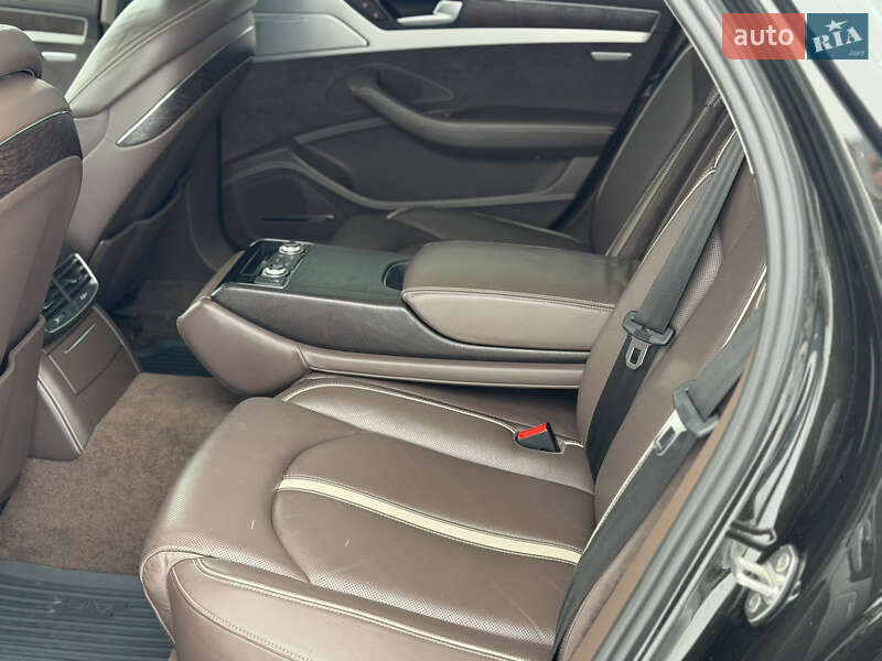 Седан Audi A8 2012 в Киеве