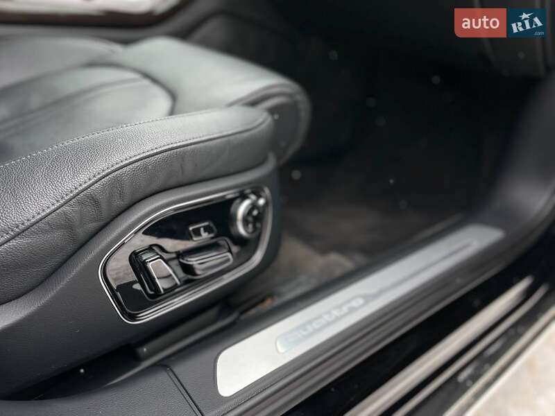 Седан Audi A8 2016 в Киеве фото 31 Седан Audi A8 2016 в Киеве