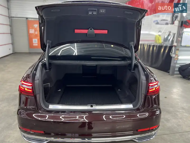 Audi A8 2018 VIN WAU8DAF82KN009487 фото оголошення 8 з 107