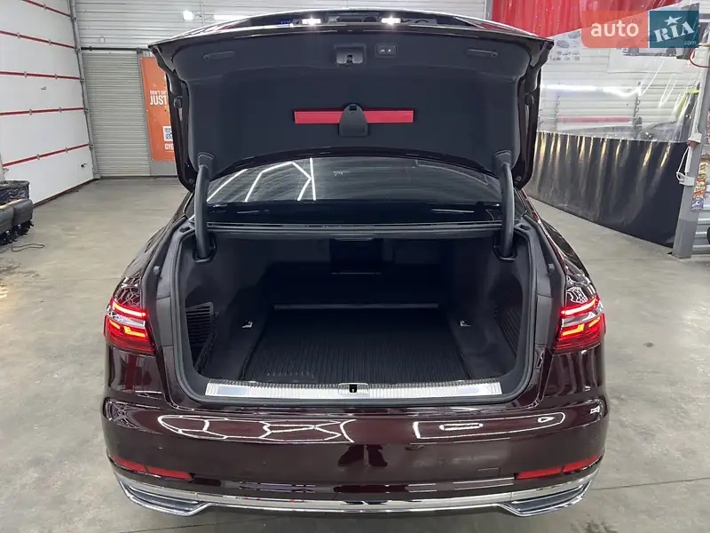 Audi A8 2018 VIN WAU8DAF82KN009487 фото оголошення 53 з 107