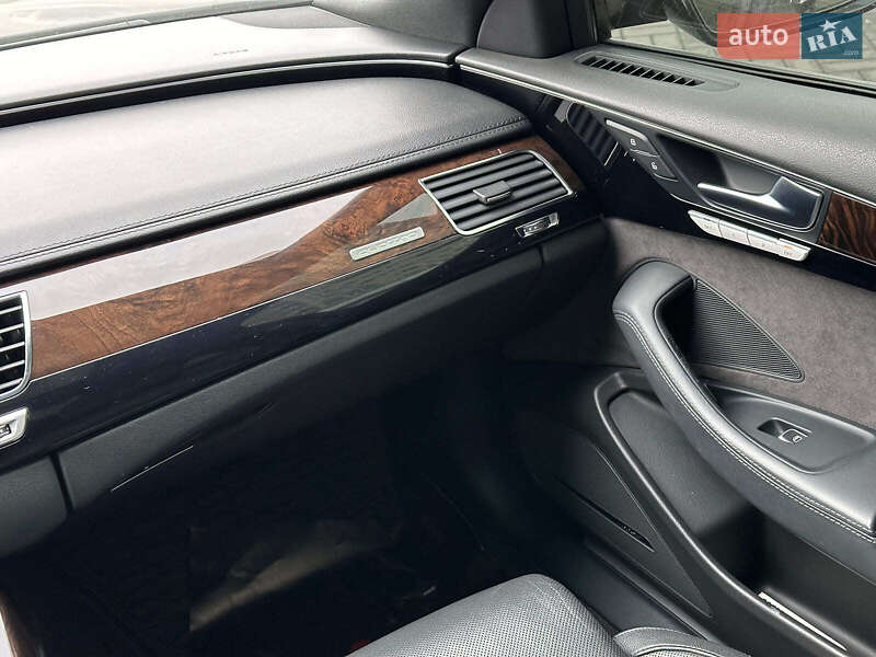 Седан Audi A8 2013 в Одессе