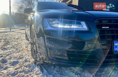 Седан Audi A8 2013 в Днепре