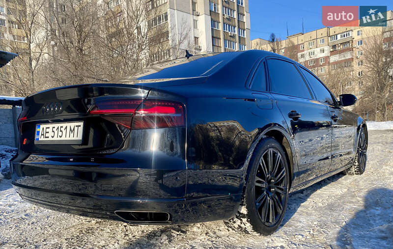 Седан Audi A8 2013 в Дніпрі