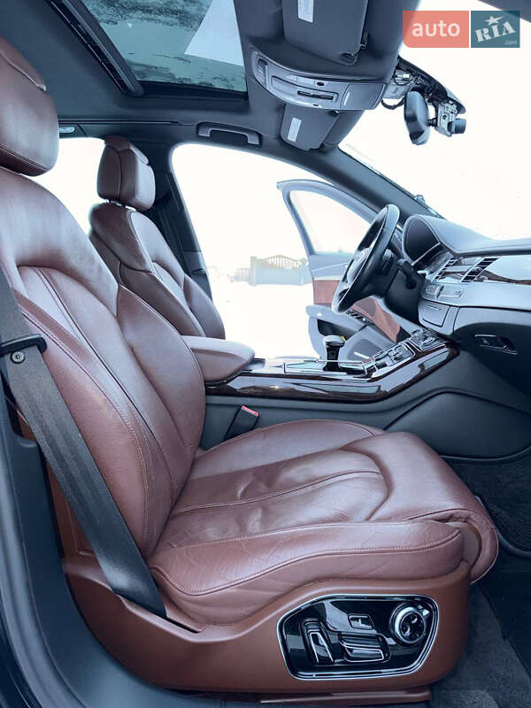 Седан Audi A8 2013 в Луцьку
