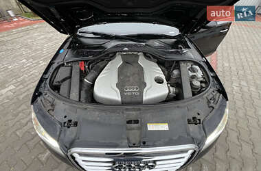Седан Audi A8 2013 в Костополе