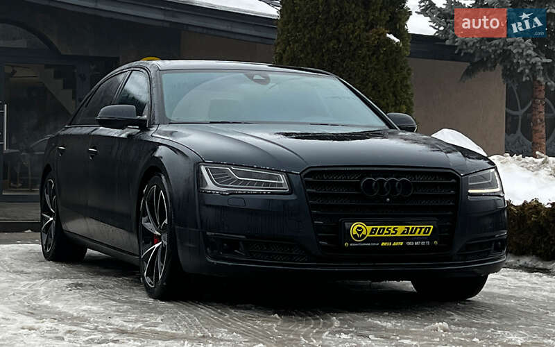 Седан Audi A8 2015 в Львове