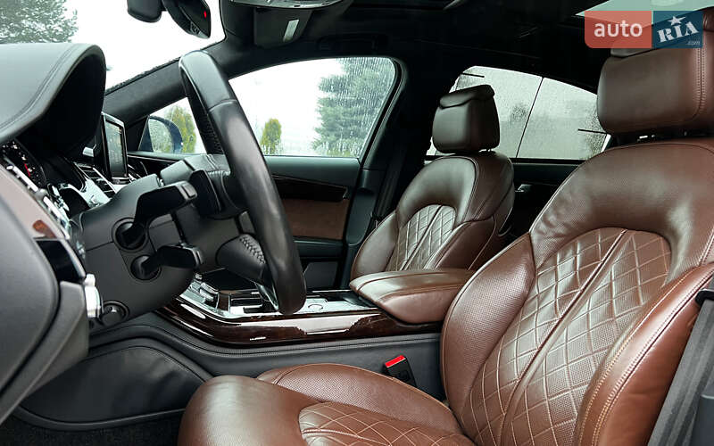 Седан Audi A8 2015 в Львове