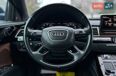 Седан Audi A8 2015 в Львове
