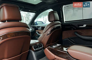 Седан Audi A8 2015 в Львове