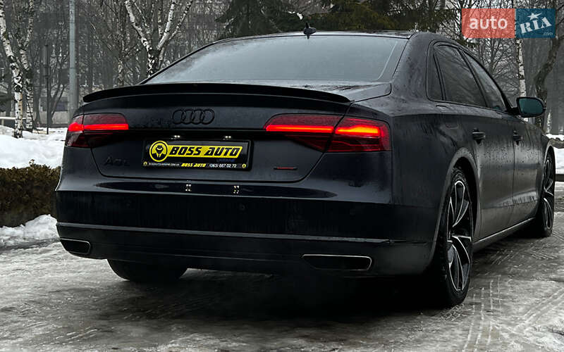 Седан Audi A8 2015 в Львове