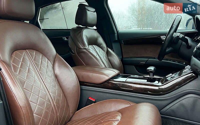 Седан Audi A8 2015 в Львове