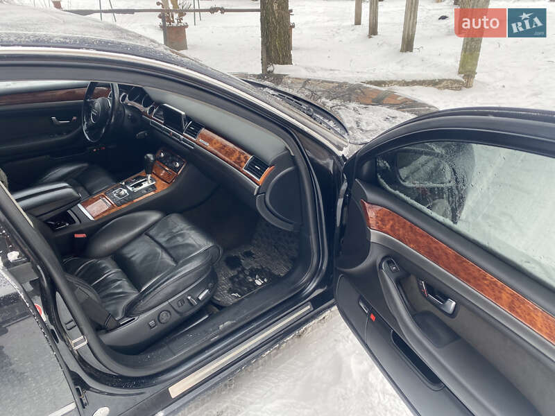 Седан Audi A8 2004 в Умані