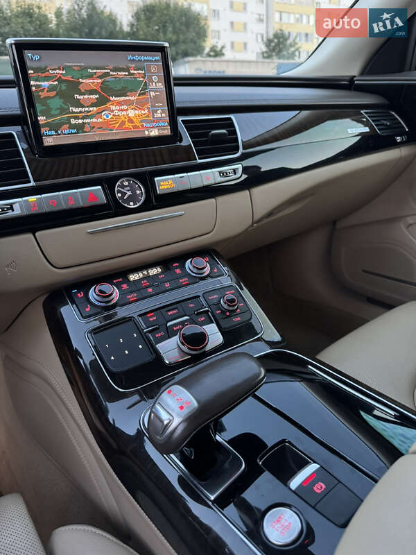 Седан Audi A8 2015 в Ивано-Франковске