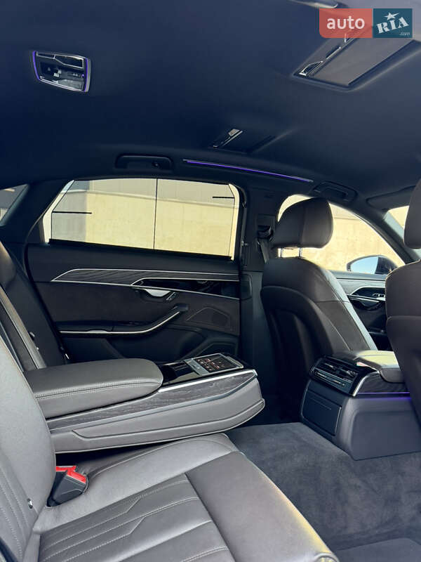 Седан Audi A8 2021 в Киеве