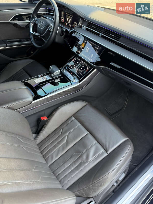 Седан Audi A8 2021 в Киеве
