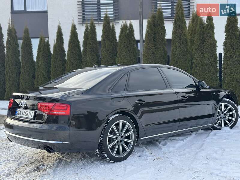 Седан Audi A8 2013 в Луцке