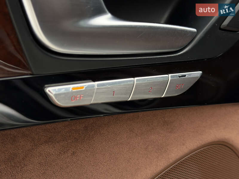 Седан Audi A8 2011 в Києві