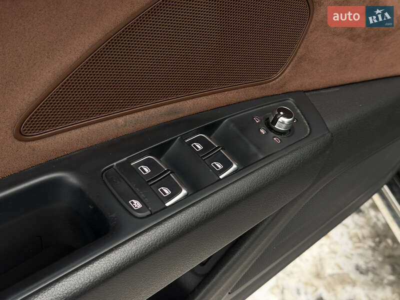 Седан Audi A8 2011 в Києві