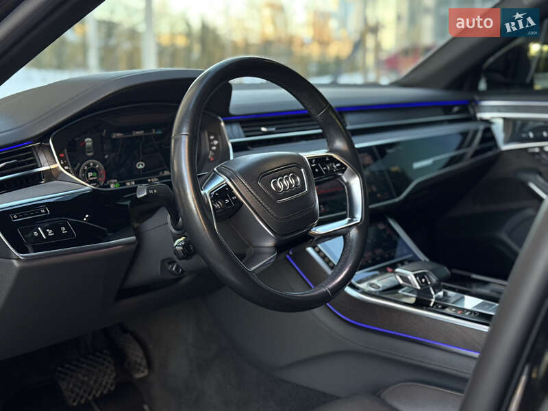 Седан Audi A8 2021 в Киеве