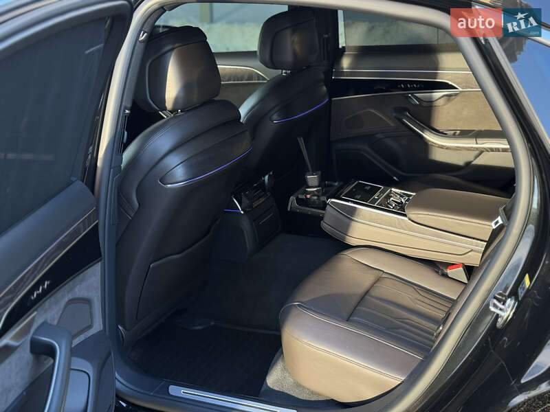 Седан Audi A8 2021 в Киеве