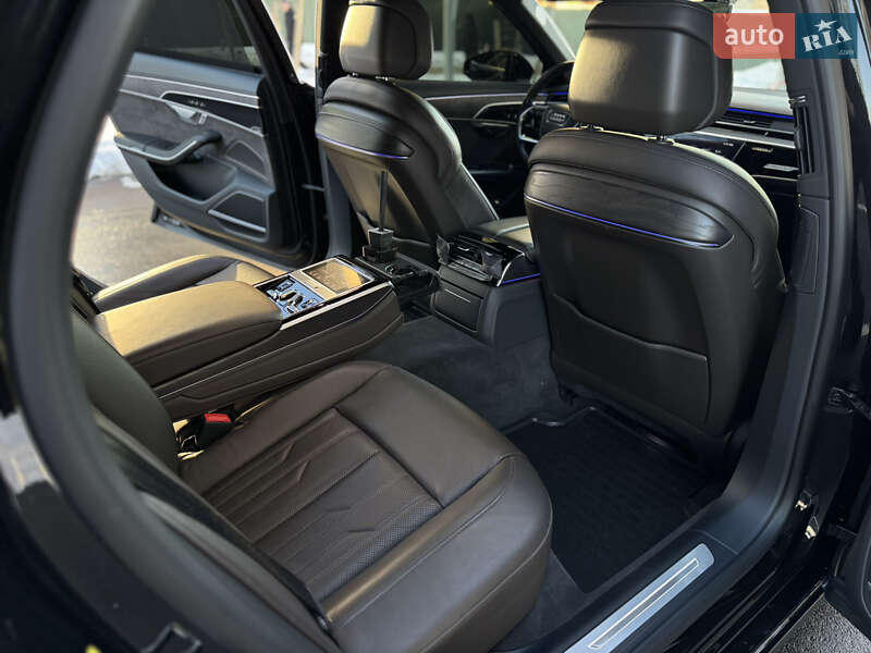 Седан Audi A8 2021 в Киеве