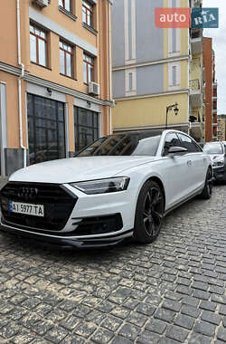 Седан Audi A8 2018 в Киеве