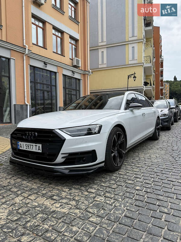 Седан Audi A8 2018 в Киеве