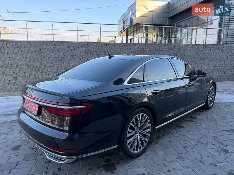 Седан Audi A8 2019 в Луцке