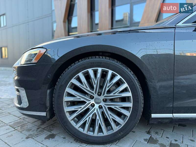 Седан Audi A8 2019 в Луцке