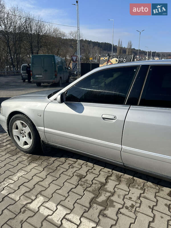 Седан Audi A8 2001 в Теребовле