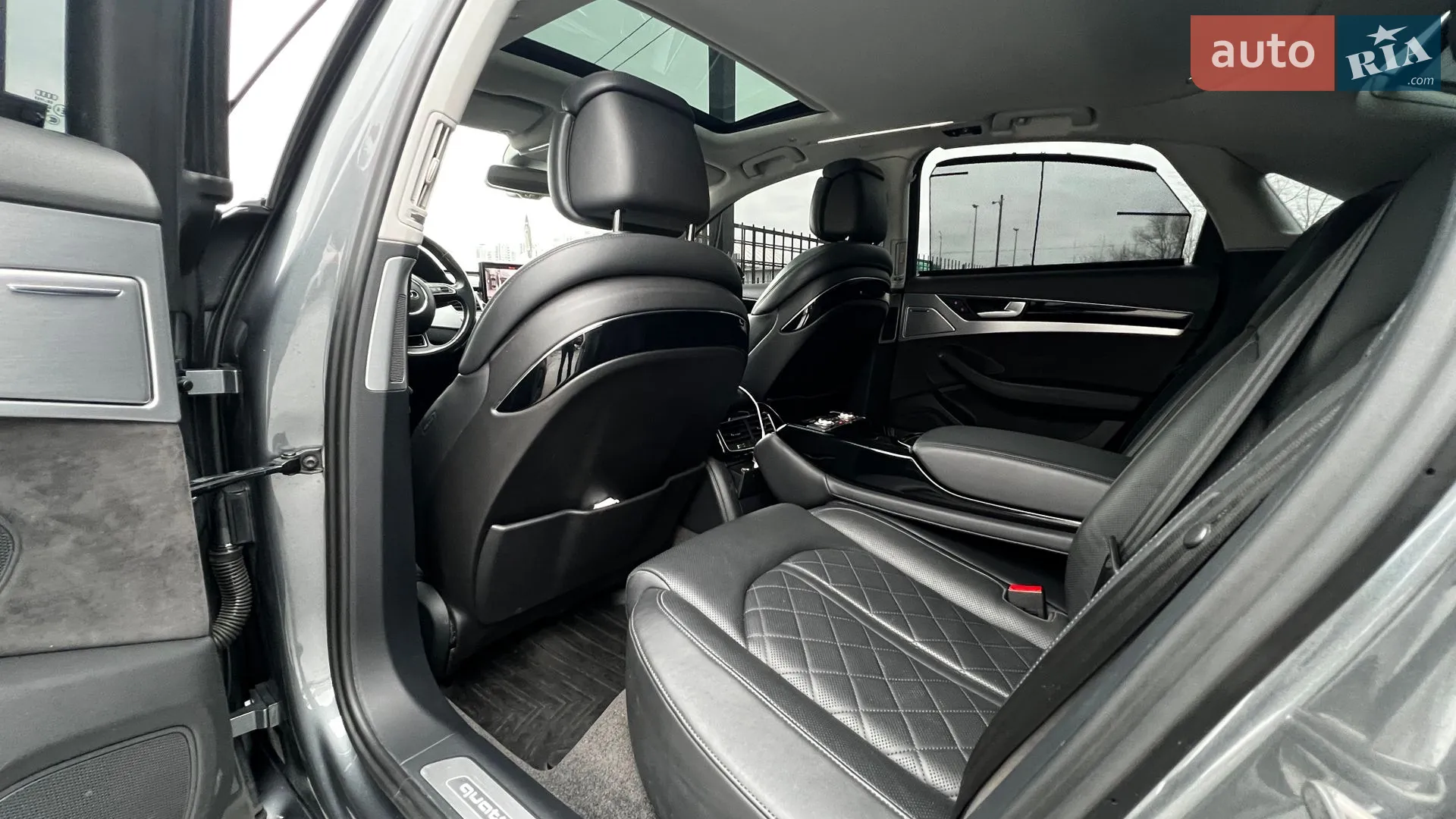 2017 Audi A8 - мініатюра 24