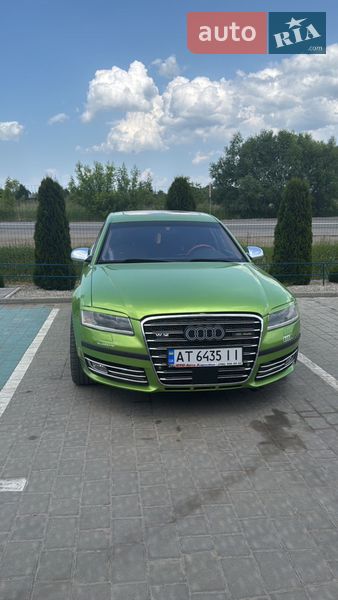 Седан Audi A8 2005 в Яремче