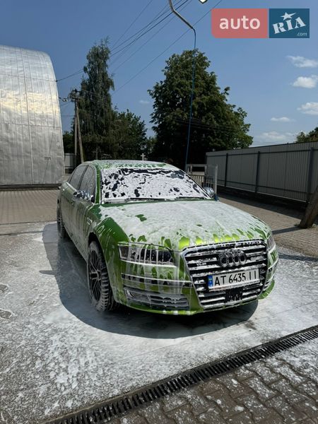 Седан Audi A8 2005 в Яремчі
