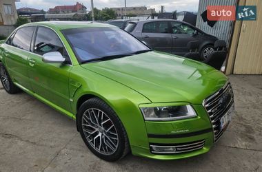 Седан Audi A8 2005 в Яремче