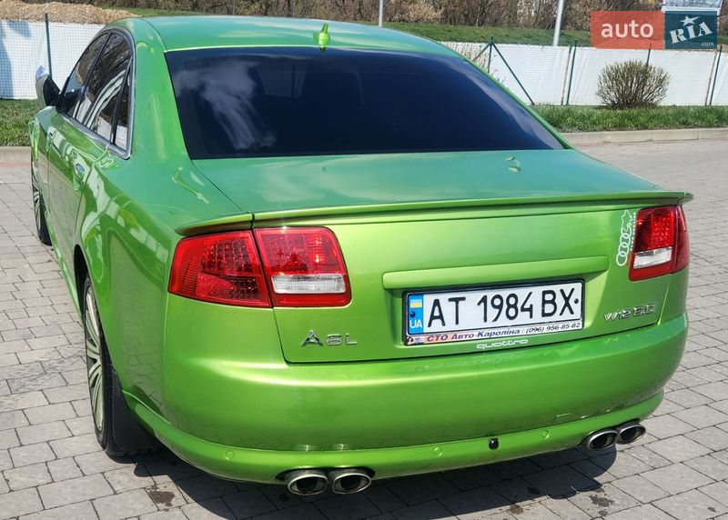 Седан Audi A8 2005 в Яремче
