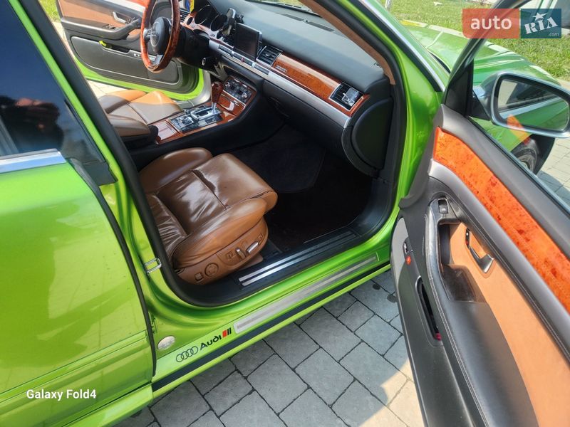 Седан Audi A8 2005 в Яремчі