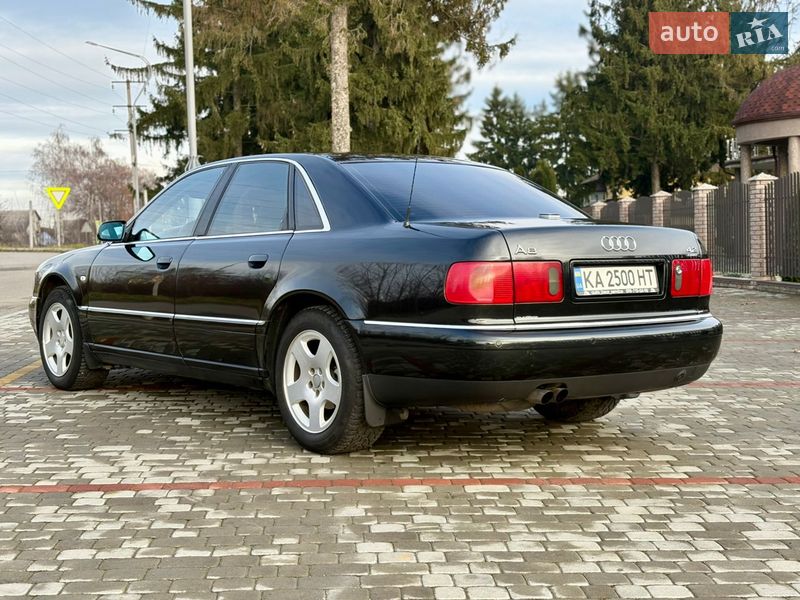 Седан Audi A8 2000 в Старокостянтинові
