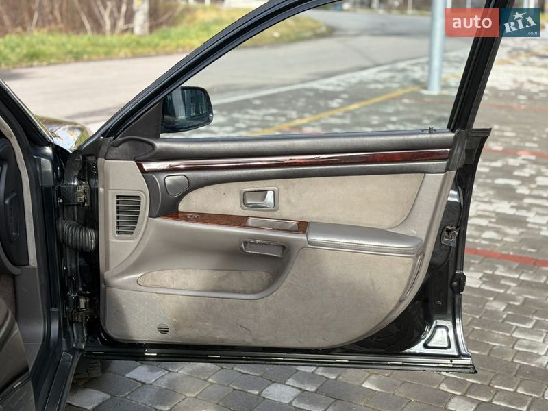 Седан Audi A8 2000 в Старокостянтинові