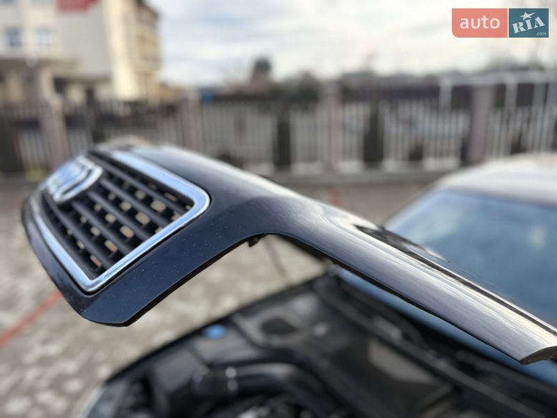 Седан Audi A8 2000 в Старокостянтинові