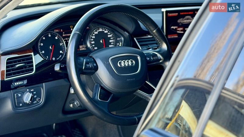 Седан Audi A8 2013 в Києві